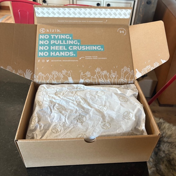 NWT - Kizik Madrid Eco-Knit slip-on shoes - W 8.5 - Picture 7 of 16